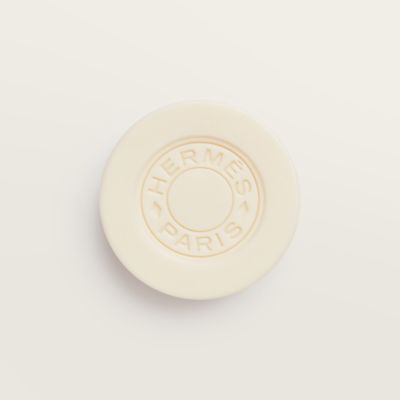 107762V0_worn_1?size=3000,3000