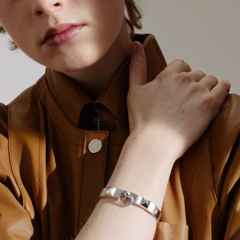 ブレスレット 《コリエ・ド・シアン》 PM | Hermès - エルメス-公式サイト