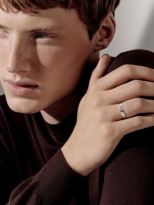 ウェディングリング 《エヴァー・ヘラクレス》, イメージ: 着用例, worn, ビュー3の3