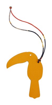 Charm toucan, Vue: vue de face, front, vue 4 sur 4