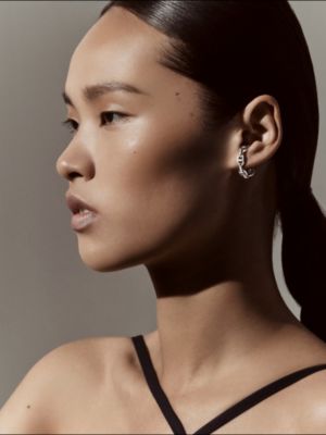 Chaine d'ancre Enchainee 싱글 이어 클라이머 이어링, 보기: 이미지: 제품 착용 이미지, worn, 2개 중 2번째 보기