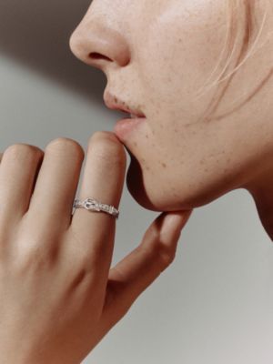 Etriviere ring, small model, View: Worn, worn, view 2 of 3