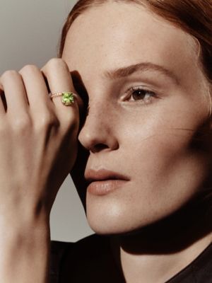 Hermès Grand Jete solitaire engagement ring, large model, View: Worn, worn, view 2 of 2