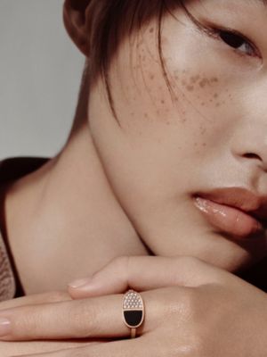 Chaine d'ancre Verso ring, small model, View: Worn, worn, view 2 of 2