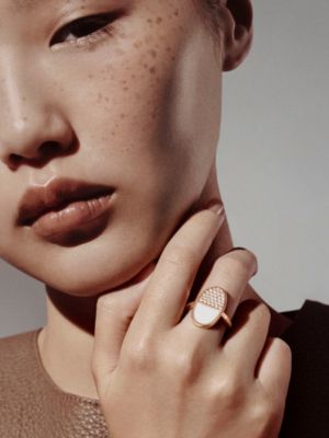 Chaine d'ancre Verso ring, medium model, View: Worn, worn, view 2 of 3