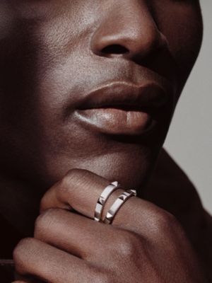 Anel Hermès Clou d'H, Exibir: Sendo usado, worn, visualizar 3 de 3