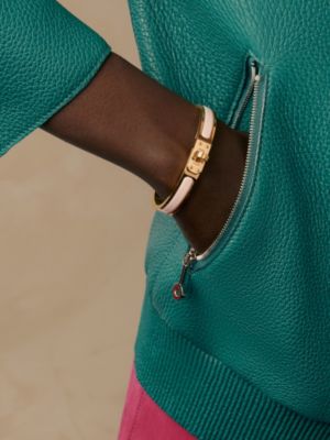Mini Clic Kelly bracelet, View: Worn, worn, view 3 of 4