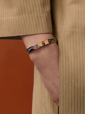 Mini Clic Kelly Les Cles bracelet, View: Worn, worn, view 3 of 4