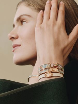 Mini Clic Kelly Clic-Clac bracelet, View: Worn, worn, view 3 of 4