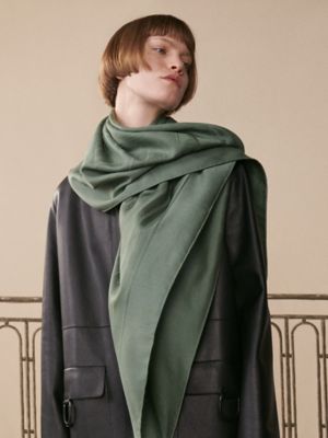 Bouclerie Moderne scarf 115, View: Worn, worn, view 2 of 3