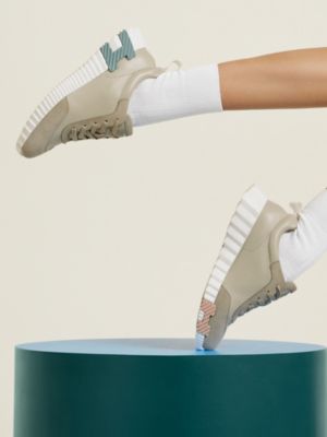 スニーカー 《バウンシング》, イメージ: 着用例, worn, ビュー2の6