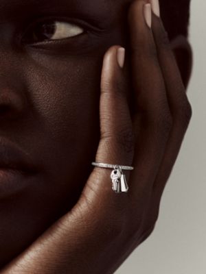 Kelly Clochette ring, small model, View: Worn, worn, view 2 of 2