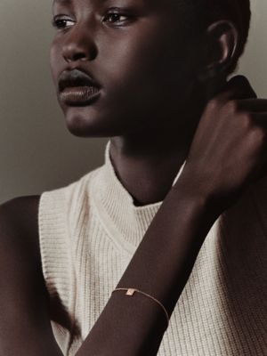 Pulseira Hermès Clou d'H, modelo pequeno, Exibir: Sendo usado, worn, visualizar 3 de 3
