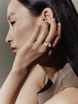 Bague Hermès Clou d'H, Vue: Vue portée, worn, vue 2 sur 3