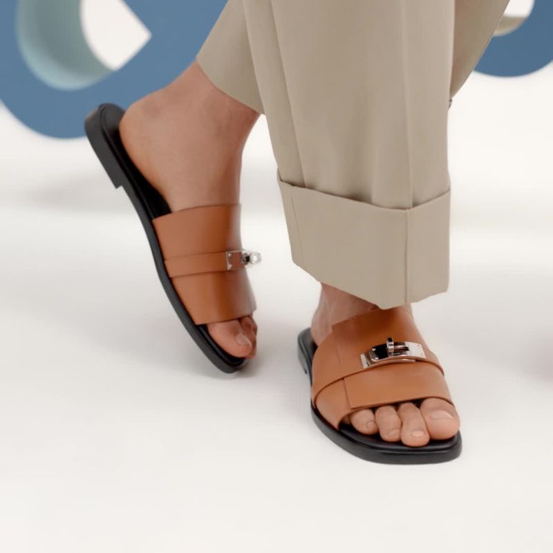 サンダル HERMES | Gabriel sandal Kelly buckle Naturel H231739ZH04420 Gabriel sandal | Hermès UAE