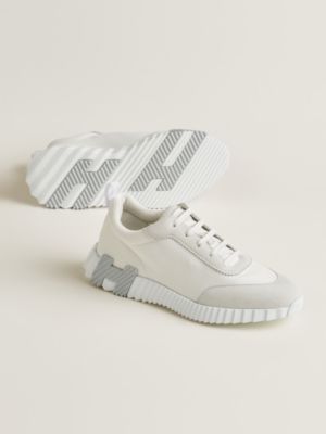 Sneakers Bouncing