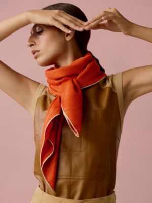 New Libris scarf 110, View: Worn, worn, view 2 of 3