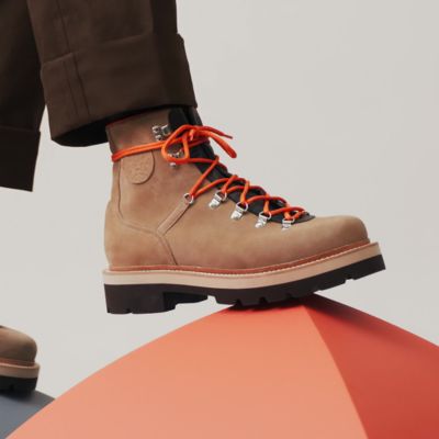 232939ZH1K_worn_2-AVS