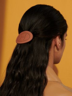 Evelyne PM hair clip, View: Worn, worn, view 3 of 3