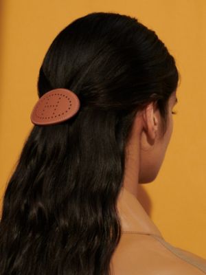 Evelyne PM髮夾, 檢視: 佩戴, worn, 檢視共2張圖片的第3張