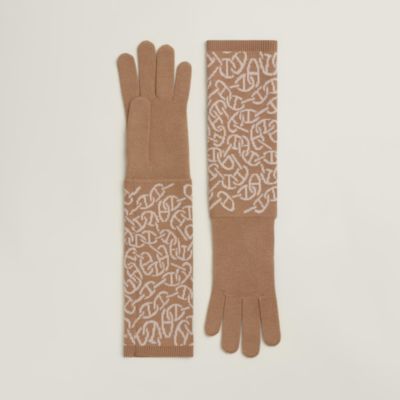 Julia Naoussa gloves
