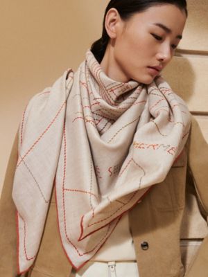 Châle 140 Piqué Sellier, Vue: Vue portée, worn, vue 2 sur 3