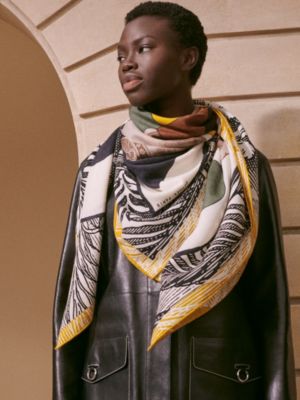 Cavalier en Formes shawl 140, View: Worn, worn, view 2 of 3