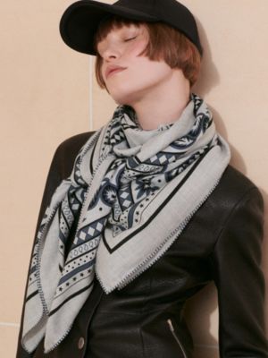Les Roues de Phaeton Bandana shawl 140, View: Worn, worn, view 2 of 3