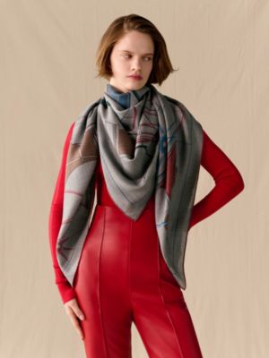 A Toute Berline&nbsp;! 숄 140, 보기: 이미지: 제품 착용 이미지, worn, 2개 중 3번째 보기