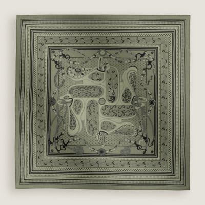 Festival des Amazones Bandana shawl 140