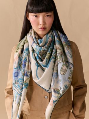 Le Monde d'Hermès shawl 140, View: Worn, worn, view 2 of 3