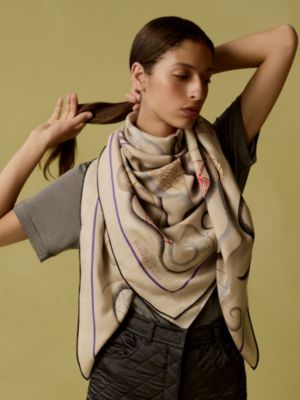 L'Appel du Large 숄 140, 보기: 이미지: 제품 착용 이미지, worn, 2개 중 3번째 보기