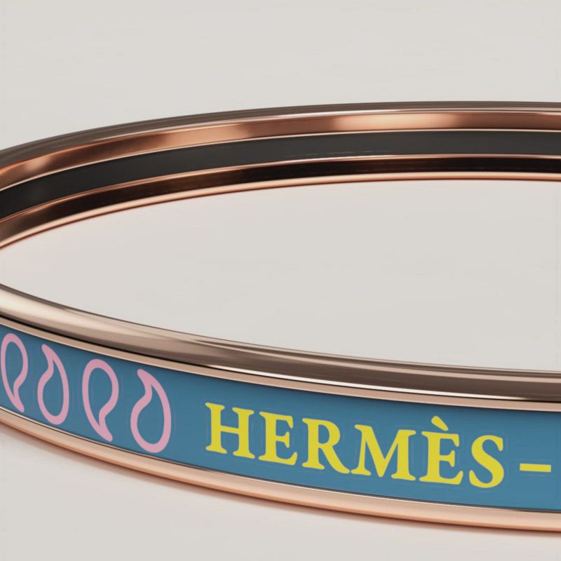 244313FOF3_video_2-AVS?wid=800