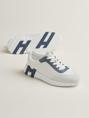 Sneakers Bouncing