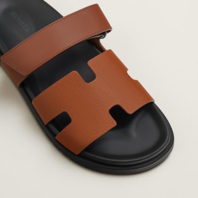 定番⭐エルメス イズミール メンズサンダル41/スニーカーバッグ サンダル 《イズミール》 - ベージュ | Hermès - エルメス-公式サイト