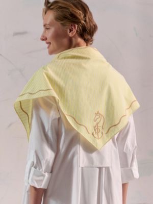 Ancre Marine 트라이앵글 스카프, 보기: 이미지: 제품 착용 이미지, worn, 2개 중 5번째 보기