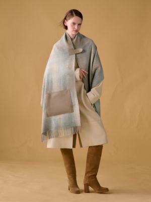 Tartan a Poche Coaching stole, View: Worn, worn, view 2 of 5