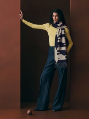 Petite Casaque Parthenon 머플러, 보기: 이미지: 제품 착용 이미지, worn, 2개 중 6번째 보기