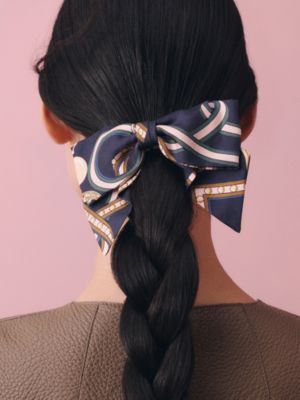 Grenelle PM Grand Tralala hair clip, View: Worn, worn, view 3 of 3