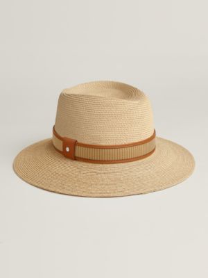 Izia hat