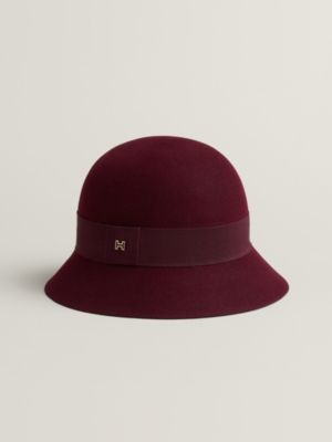 Nicole H Delie hat