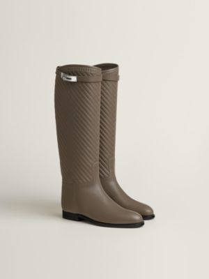 Jumping shorter boot