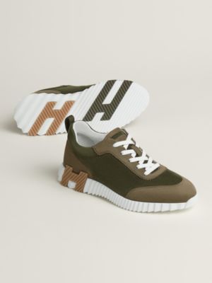 Sneakers Bouncing