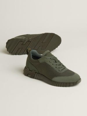 Sneakers Bouncing