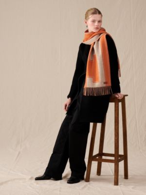 Casaque Clefs de H scarf, View: Worn, worn, view 2 of 3