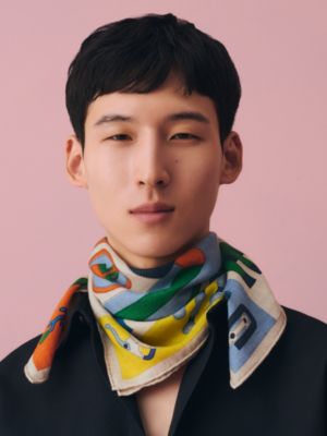 Jeu de Piste 65方巾, 檢視: 佩戴, worn, 檢視共2張圖片的第3張