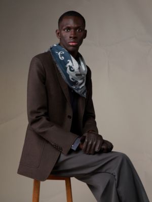 On Air! fringed scarf 65, View: Worn, worn, view 3 of 4