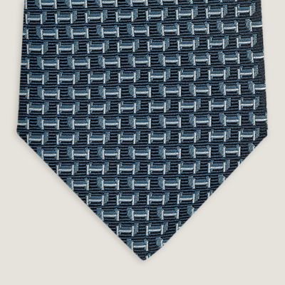 H en Relief tie