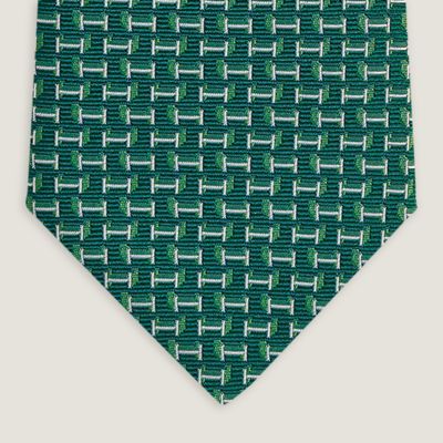 H en Relief tie