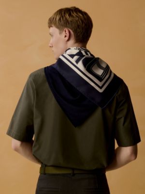 Hybride Les Coupes scarf 90, View: Worn, worn, view 2 of 3